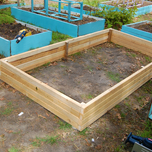 Diy Super Easy Raised Garden Bed For, How To Make Diy Raised Garden Beds